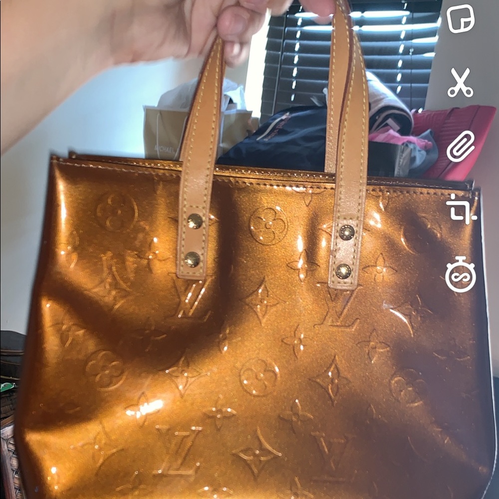 Authentic Louis Vuitton vernis tote